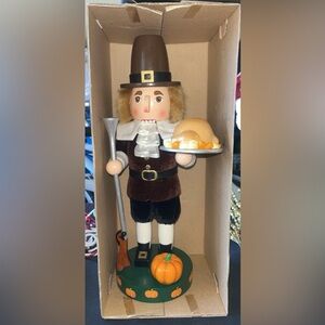 Vintage 2003 Nutcracker Village
Pilgrim nutcracker in Original box